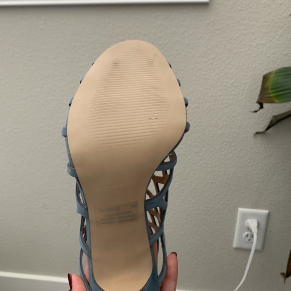 Steve Madden Suede Sandals. Size 7 - Picture 2 of 6